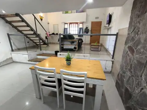 Depto Tipo Casa en Venta de 3 ambientes