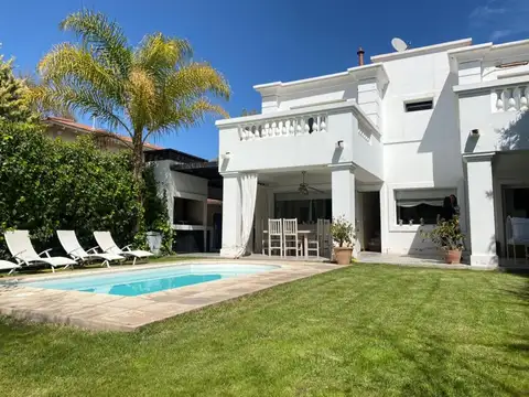 Casa en Venta en Villa Nueva De Guaymallen, USD 360.000