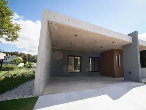CASA 5 ambientes en VENTA en LA CALESA, PILARA, Pilar, GBA Norte 4 SUITES