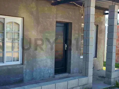 En Venta    Casa con Quincho. OPORTUNIDAD  