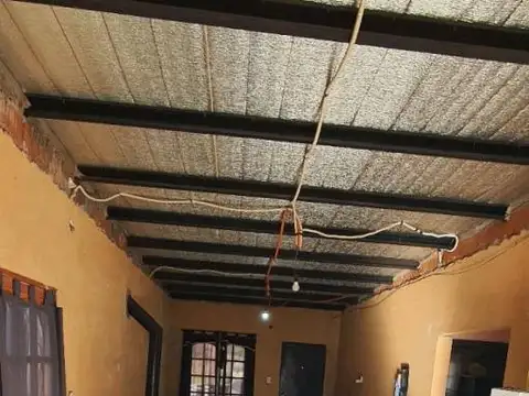 Casa 5 ambientes con 2 baños