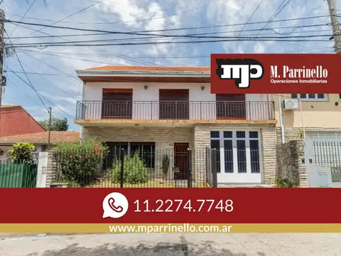 Hermosa casa sobre lote de 10..48X 30.45 con amplio jardín- En Venta