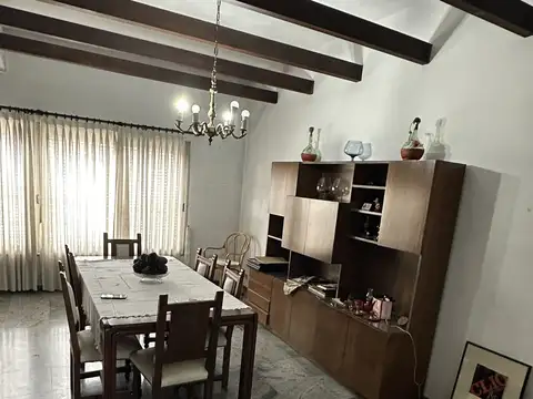 Casa 6 ambientes con 3 baños