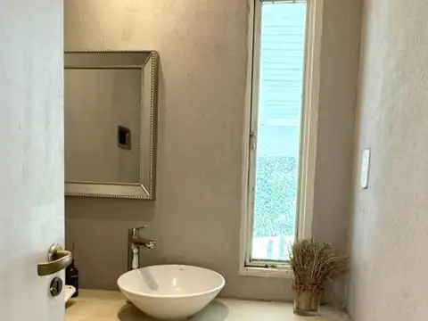 Casa en Venta con 4 cocheras