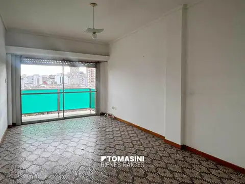ALQUILER 24 MESES. DOS AMBIENTES A LA CALLE CON BALCÓN