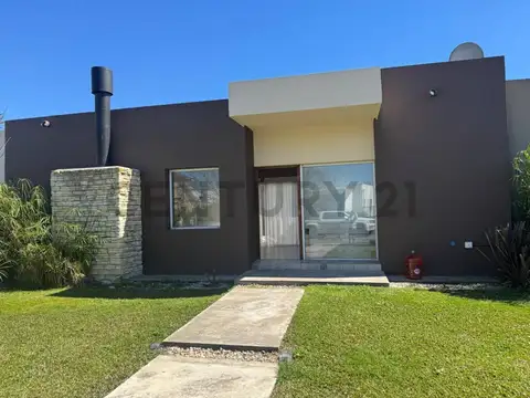 Av de los Lagos 310 200