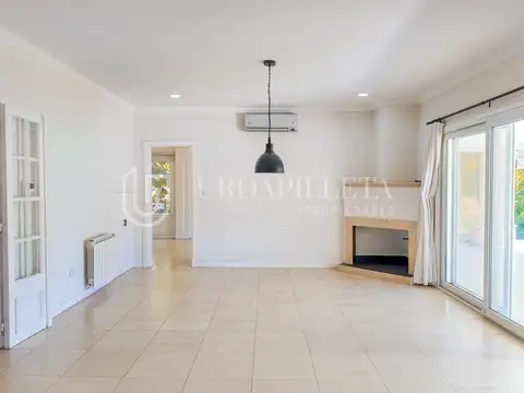 Casa 7 ambientes con 4 baños