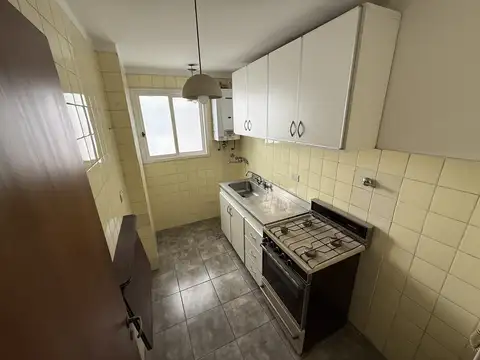 Departamento en Alquiler en Parque Las Heras, $ 850.000