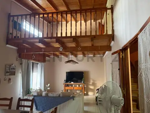 VENTA CASA 2 PLANTAS 7 AMBIENTES CON LOCAL AL FRENTE -IRIGOYEN 632 SAN ANTONIO D