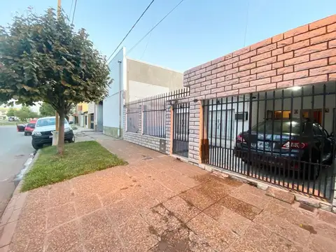 VENDE CASA ENTREGA 35.000 Y 30 CTAS LAVAISE 4400