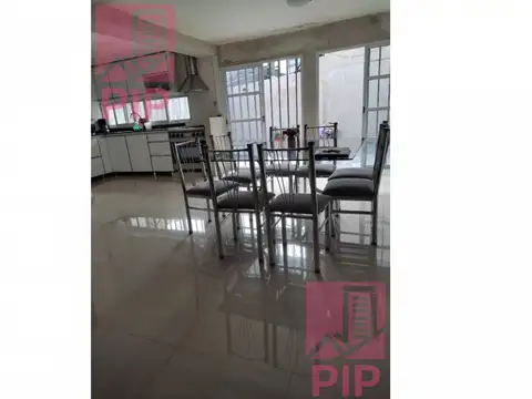 Depto Tipo Casa en Venta de 5 ambientes