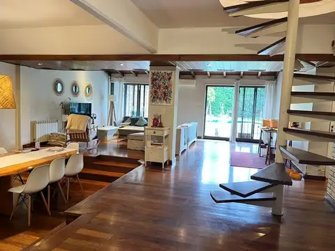 Casa 5 ambientes con 3 baños