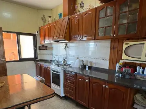 VENTA EN BLOCK - 2 LOCALES + VIVIENDA 4 AMBIENTES