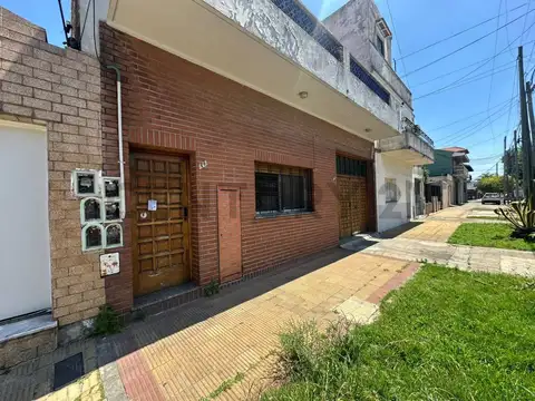 VENTA PH 3 AMBIENTES EN SARANDI - AVELLANEDA