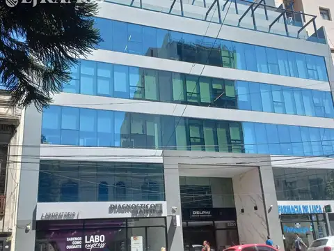 ESTEBAN DE LUCA al 2200
