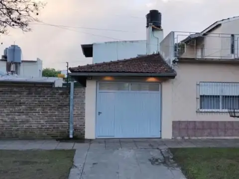 ADG. Casa apta crédito 4 ambientes en San Miguel