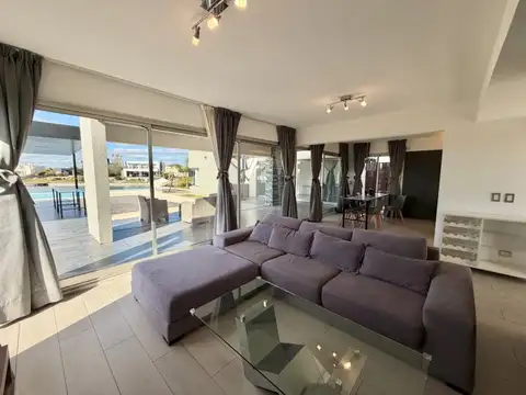 Casa en Venta en San Sebastián, USD 268.000