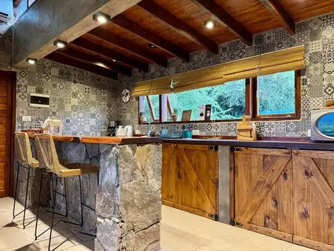 VENTA DE CABAÑA A MTS DE LAS TERMAS EN EL DURAZNO.