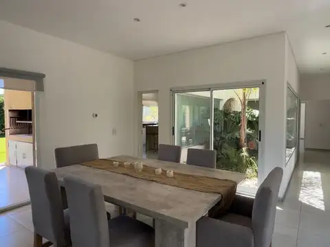 Casa en Alquiler en San Matias, USD 2.000