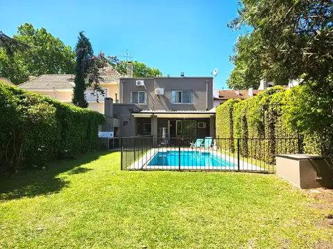 Casa en  alquiler 5 ambientes Acassuso con pileta