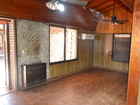 Casa 5 ambientes con 3 baños
