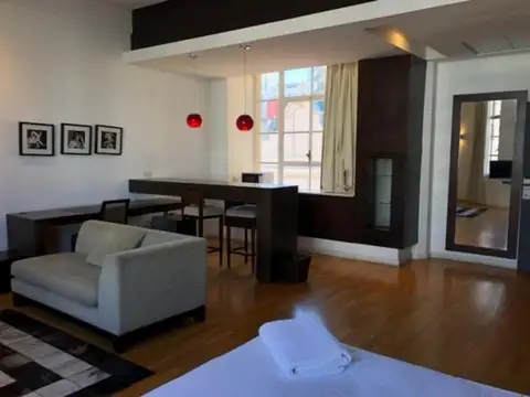 Moderno  Excelente AMB