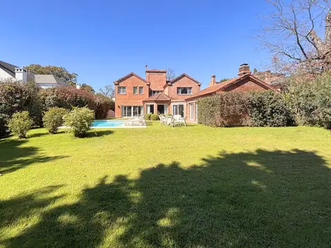 Casa en venta de 7 ambientes en el barrio Los Laureles, Pilar, GBA Norte