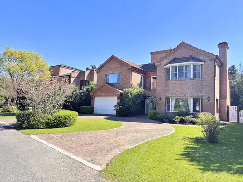 Casa en venta de 7 ambientes en el barrio Los Laureles, Pilar, GBA Norte