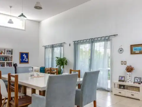 Casa en Venta Barrio Haras Santa María Escobar Lote interno