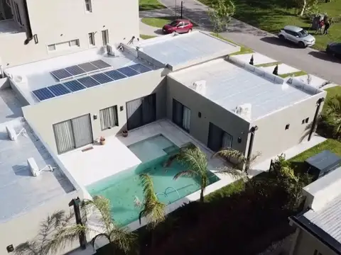 Casa 6 ambientes con 3 baños