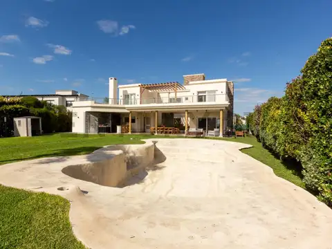 VENTA PERMUTA FINANCIACION CASA 5 AMB CON OFICINA EN HARAS SANTA MARIA