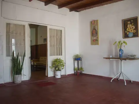 Venta casa mas departamento-local en barrio belgrano
