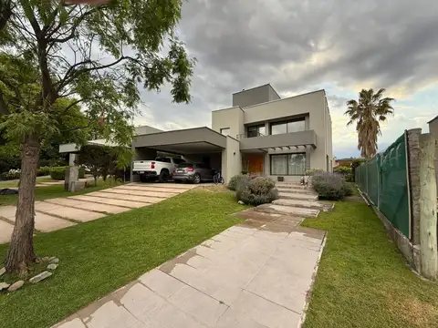 Casa en Lujan De Cuyo