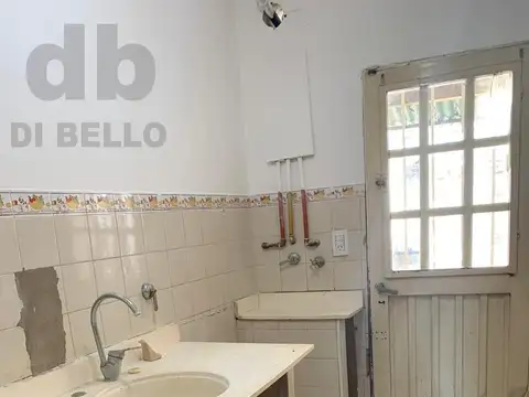 Casa 3 ambientes con 1 baño