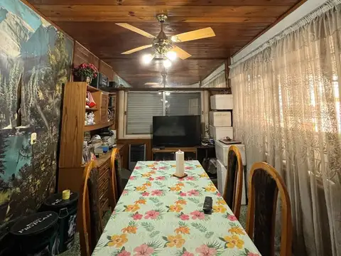 Hermosa casa en venta de cuatro ambientes sobre Goleta Espora al 6600 B° Piedrabuena