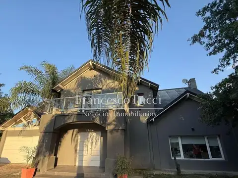 Casa en venta 5 ambientes en Campos de Álvarez