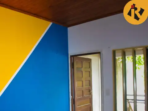 Casa con departamentos independientes