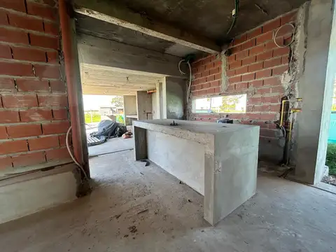 Casa en Venta con 3 cocheras