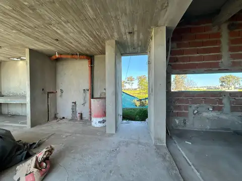 Casa 5 ambientes con 3 baños