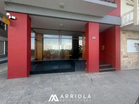 Dpto 2 amb. con vista lateral al mar. MIRAMAR