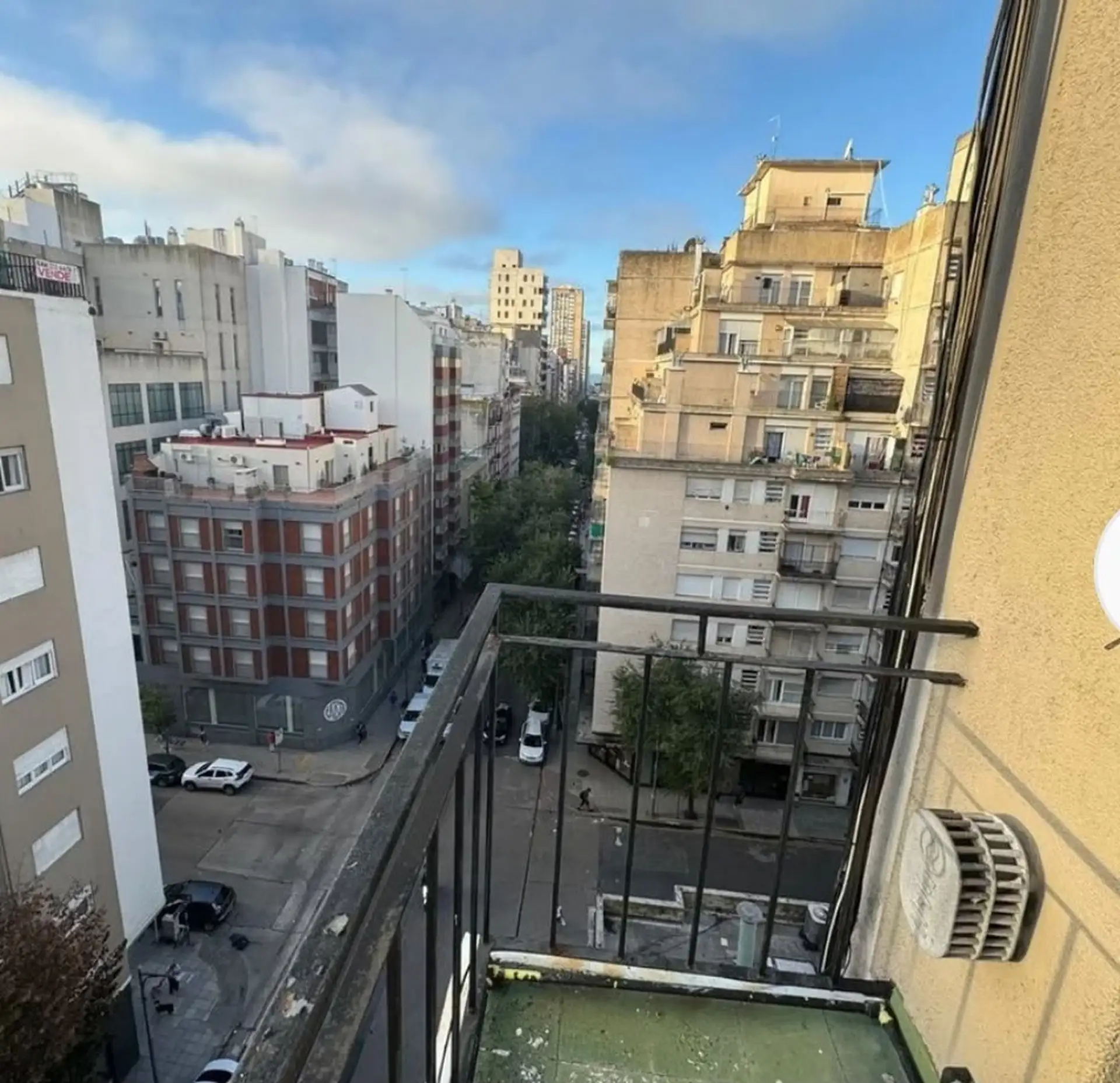 VENTA 2 AMB. BALCON A LA CALLE y dependencia- CORRIENTES 2100