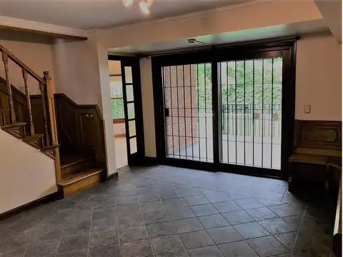 Casa 6 ambientes con 4 baños