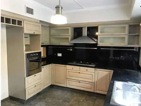 Casa en Venta con 4 cocheras