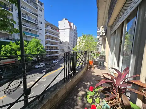 Departamento en venta de 4 Ambientes al frente con balcón