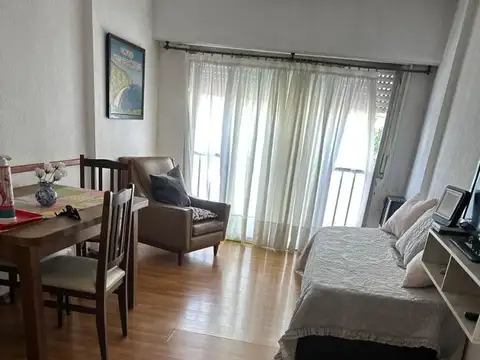 11 De Septiembre 3100, Piso 2
