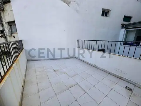 Billinghurst 2400, Piso 8