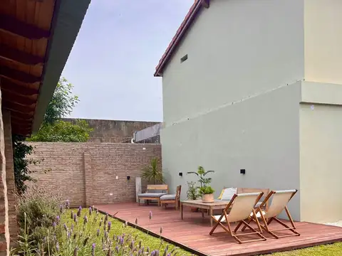 Casa en Venta con 3 cocheras