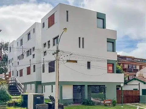 Paseo 146 e/ Avenida 2 y Avenida 3