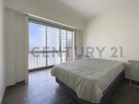Paraguay 2600, Piso 8