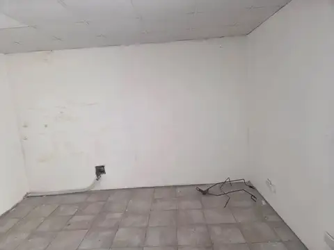 ALQUILER GALPON DEPOSITO CON OFICINA EN BOEDO